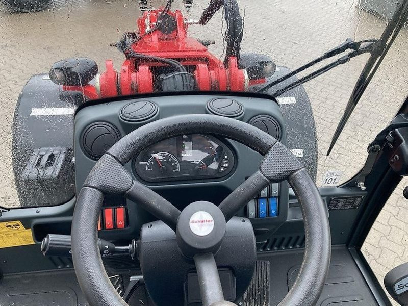 Schäffer 6680T - Teleskopinis ratinis krautuvas: foto 4 Schäffer 6680T - Teleskopinis ratinis krautuvas: foto 4