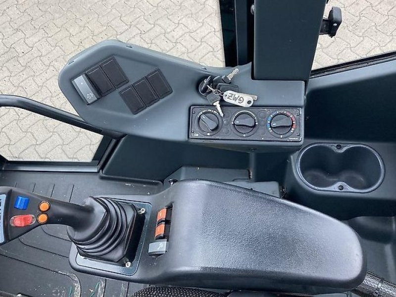 Schäffer 6680T - Teleskopinis ratinis krautuvas: foto 2 Schäffer 6680T - Teleskopinis ratinis krautuvas: foto 2