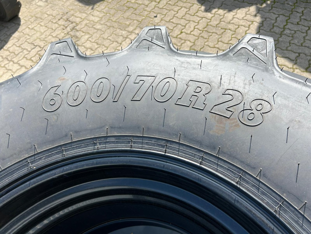 BKT 600/70R28 - 2 Stück - Padangos ir ratlankiai - Žemės ūkio technika: foto 4 BKT 600/70R28 - 2 Stück - Padangos ir ratlankiai - Žemės ūkio technika: foto 4