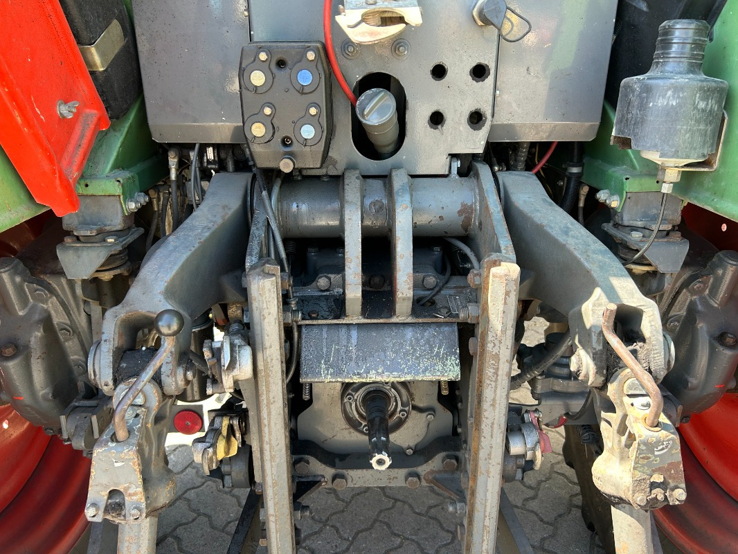 Fendt Farmer 310 - Traktorius: foto 4 Fendt Farmer 310 - Traktorius: foto 4