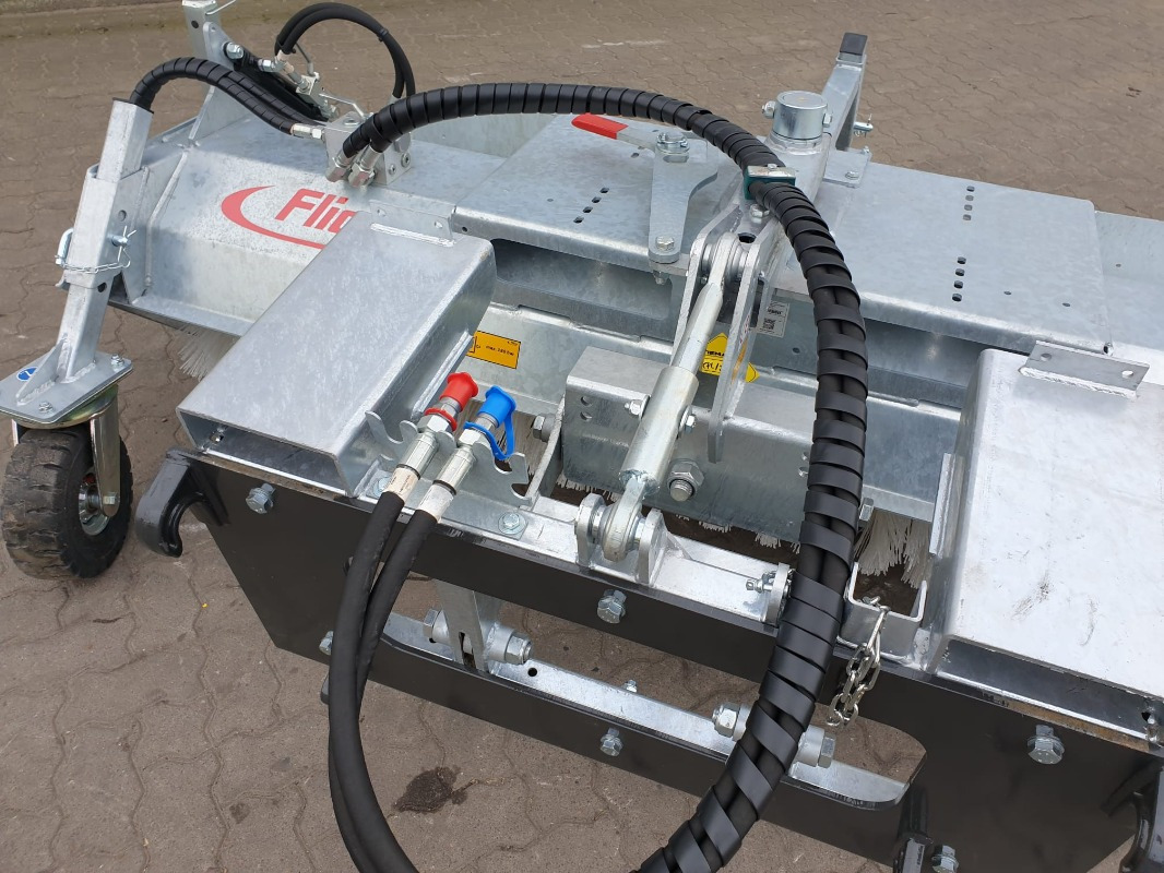 Fliegl KEHRMASCHINE TYP 600 - Šienapjovė: foto 3 Fliegl KEHRMASCHINE TYP 600 - Šienapjovė: foto 3