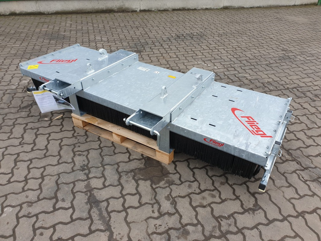 Fliegl Kehrbesen Löwe 1,50m* - Šienapjovė: foto 1 Fliegl Kehrbesen Löwe 1,50m* - Šienapjovė: foto 1