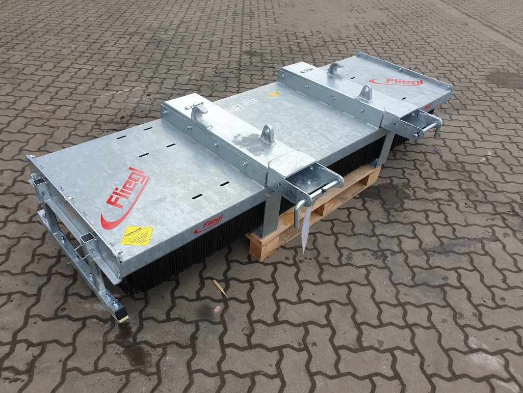 Fliegl Kehrbesen Löwe 1,50m* - Šienapjovė: foto 2 Fliegl Kehrbesen Löwe 1,50m* - Šienapjovė: foto 2
