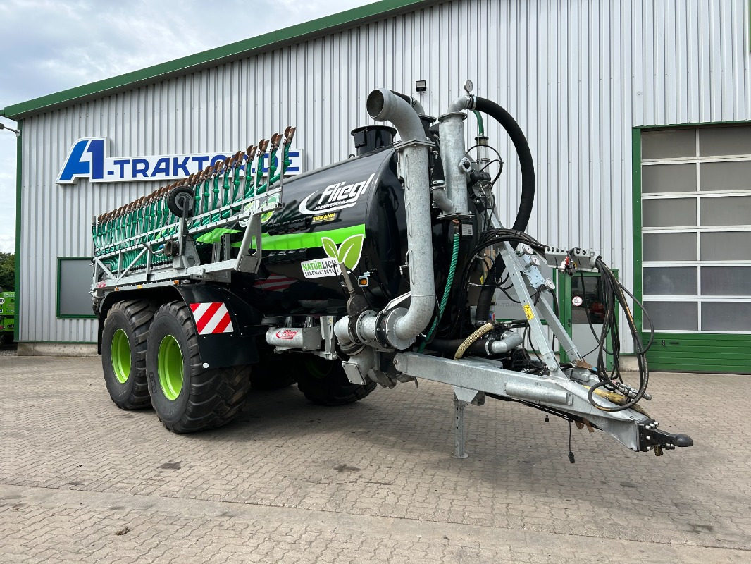 Fliegl VFW 18000 MAXX LINE PLUS - Tręšimo technika: foto 1 Fliegl VFW 18000 MAXX LINE PLUS - Tręšimo technika: foto 1