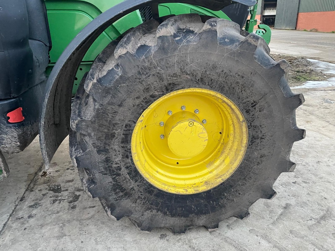John Deere 6R 175 - Traktorius: foto 5 John Deere 6R 175 - Traktorius: foto 5
