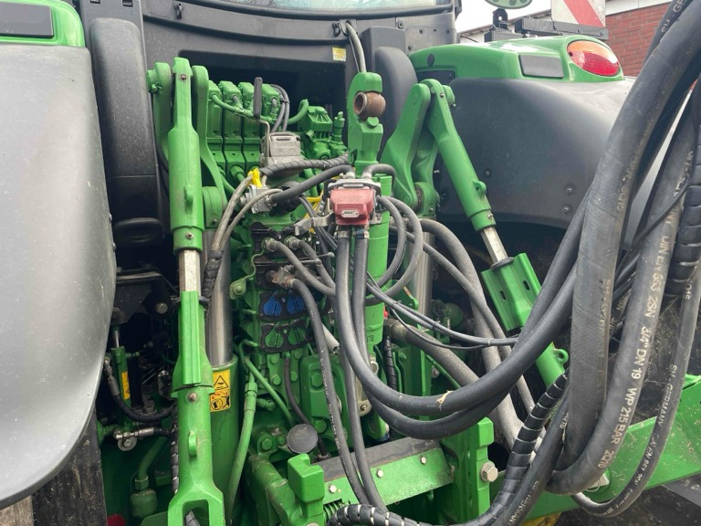 John Deere 6R 250 - Traktorius: foto 3 John Deere 6R 250 - Traktorius: foto 3