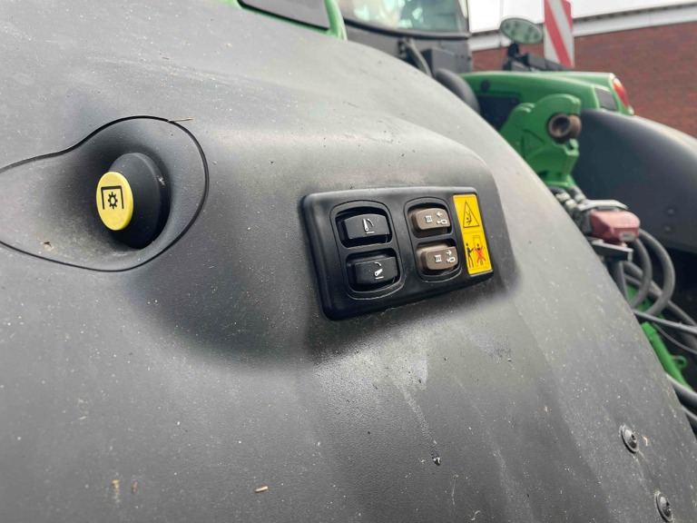 John Deere 6R 250 - Traktorius: foto 2 John Deere 6R 250 - Traktorius: foto 2