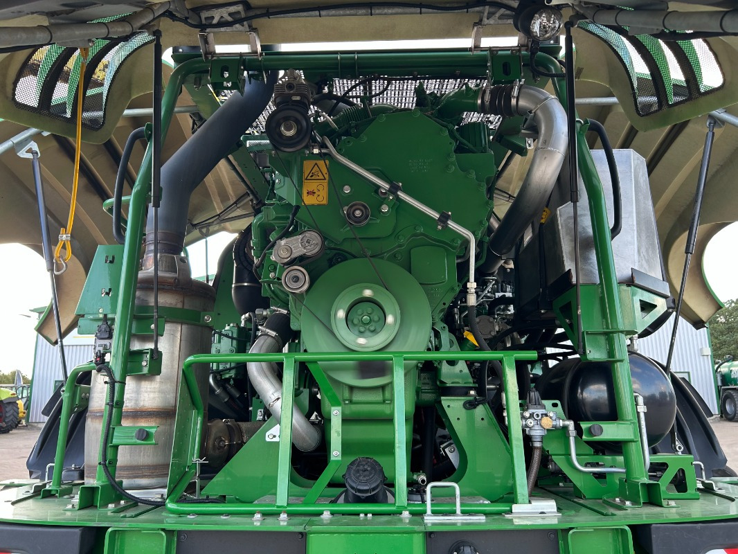 John Deere 8400 mit Kemper 475 Plus - Kombainas: foto 5 John Deere 8400 mit Kemper 475 Plus - Kombainas: foto 5