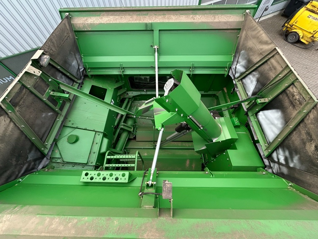 John Deere T560 - Derliaus nuėmimo kombainas: foto 4 John Deere T560 - Derliaus nuėmimo kombainas: foto 4