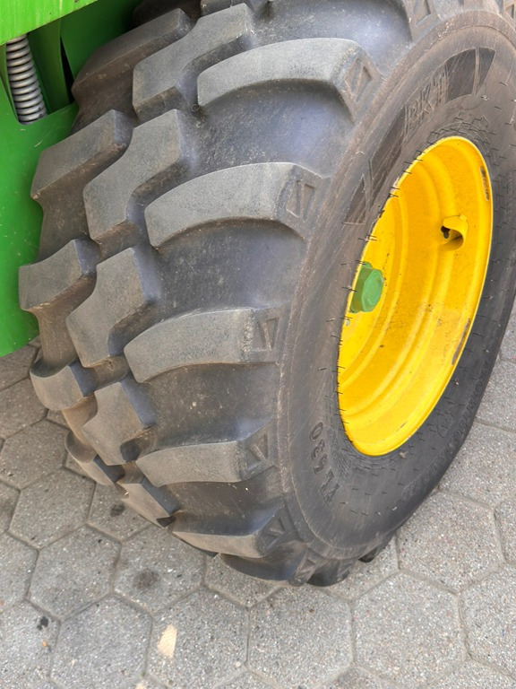 John Deere V461R - Vyniotuvas: foto 3 John Deere V461R - Vyniotuvas: foto 3