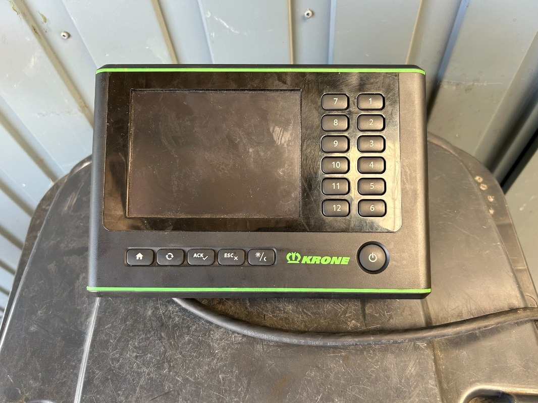 Krone GX 440 - Traktorinė priekaba: foto 2 Krone GX 440 - Traktorinė priekaba: foto 2