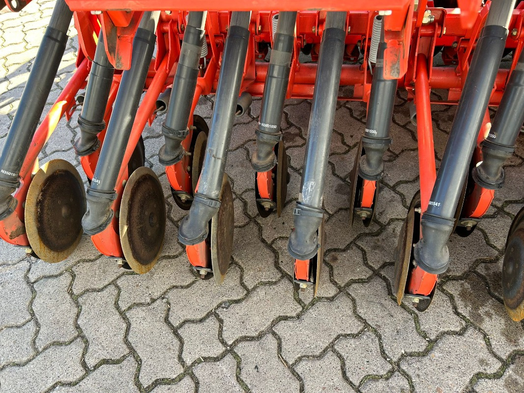 Kuhn Integra G II MIT 400 - Kombinuota sėjamoji: foto 2 Kuhn Integra G II MIT 400 - Kombinuota sėjamoji: foto 2