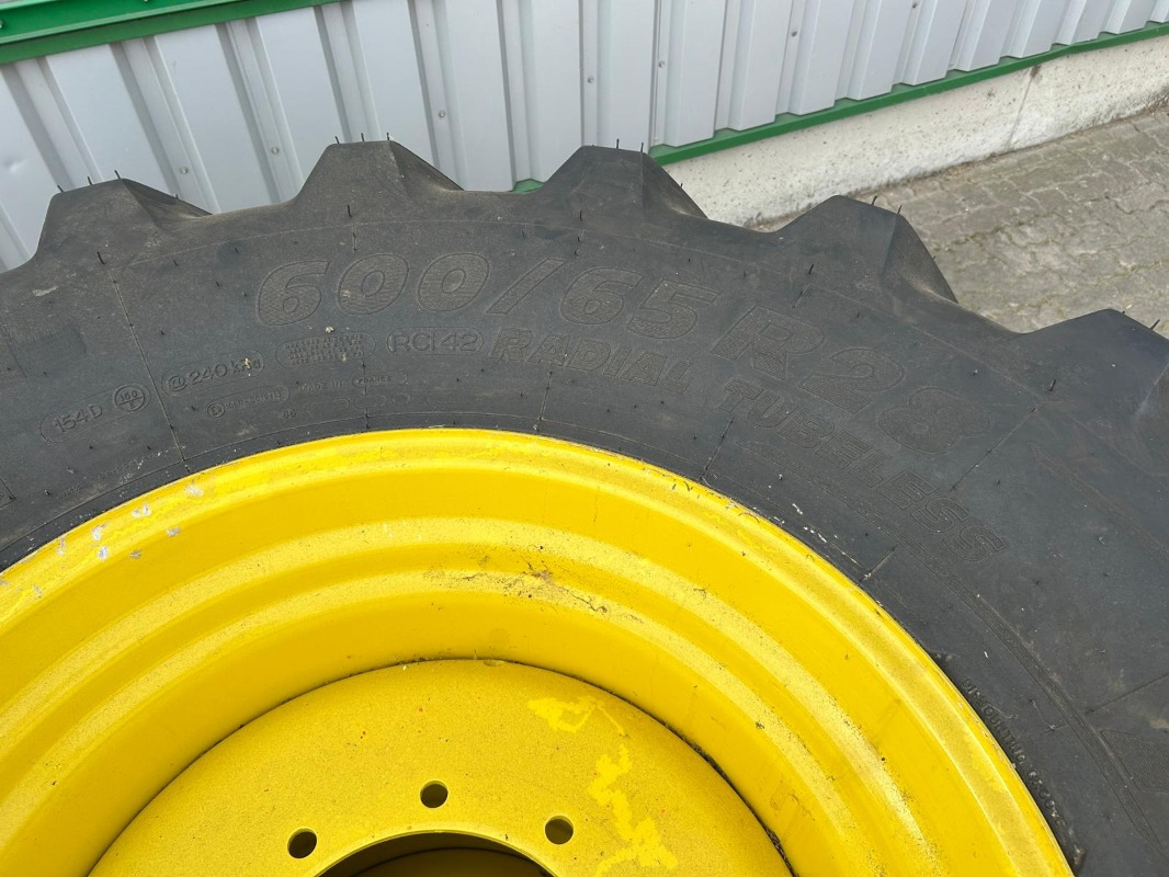 Michelin 600/65R28 - 2 Stück - Padangos ir ratlankiai - Žemės ūkio technika: foto 4 Michelin 600/65R28 - 2 Stück - Padangos ir ratlankiai - Žemės ūkio technika: foto 4