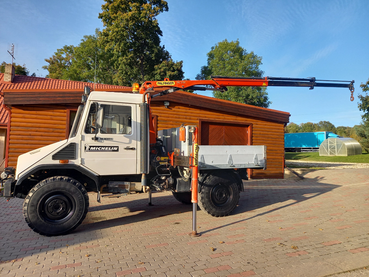 UNIMOG U100L - Sunkvežimis su kranu: foto 2 UNIMOG U100L - Sunkvežimis su kranu: foto 2