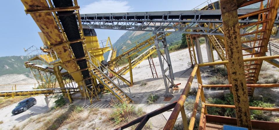 200 t 4 Decksiebmaschine mit prallbrecher - Sijotuvas: foto 2 200 t 4 Decksiebmaschine mit prallbrecher - Sijotuvas: foto 2
