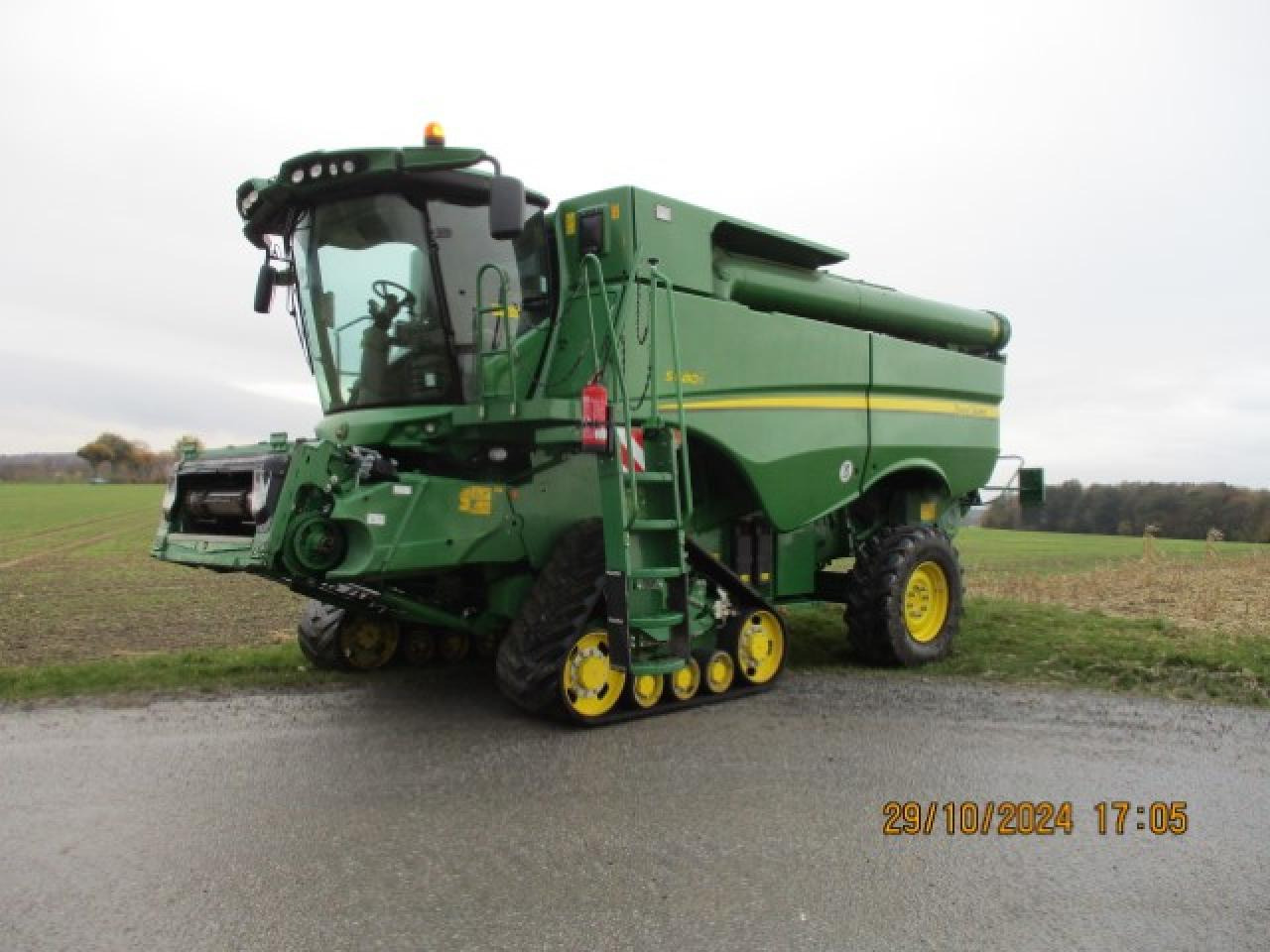 John Deere s680I - Derliaus nuėmimo kombainas: foto 3 John Deere s680I - Derliaus nuėmimo kombainas: foto 3