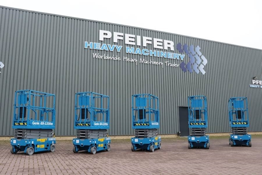 Genie GS1330M All-Electric DC Drive, 5.9m Working Height - Žirklinis keltuvas: foto 1 Genie GS1330M All-Electric DC Drive, 5.9m Working Height - Žirklinis keltuvas: foto 1