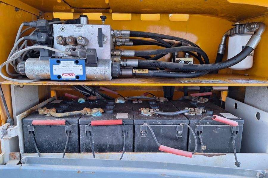 Haulotte Compact 12RTE Electric, 12m Working Height, 450kg - Žirklinis keltuvas: foto 5 Haulotte Compact 12RTE Electric, 12m Working Height, 450kg - Žirklinis keltuvas: foto 5