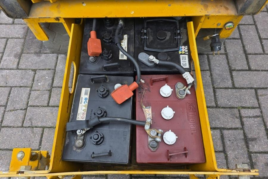 Haulotte Compact 8 Electric, 8.2m Working Height, 350kg Cap - Žirklinis keltuvas: foto 3 Haulotte Compact 8 Electric, 8.2m Working Height, 350kg Cap - Žirklinis keltuvas: foto 3