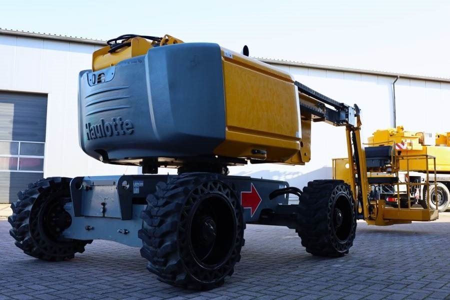 Haulotte HA16RTJ Pro Diesel, 4x4x4 Drive, 16 m Working Heig - Alkūninis keltuvas: foto 2 Haulotte HA16RTJ Pro Diesel, 4x4x4 Drive, 16 m Working Heig - Alkūninis keltuvas: foto 2
