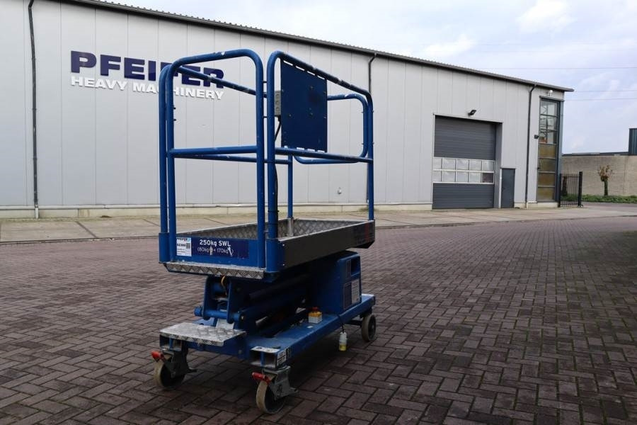 JLG Power Tower Electric, 5.10m Working Height, 250kg - Alkūninis keltuvas: foto 2 JLG Power Tower Electric, 5.10m Working Height, 250kg - Alkūninis keltuvas: foto 2