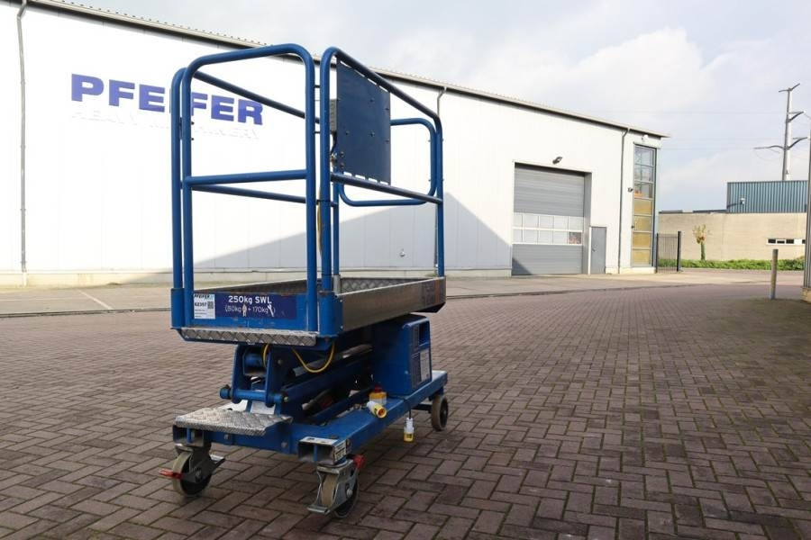 JLG Power Tower Electric, 5.10m Working Height, 250kg - Alkūninis keltuvas: foto 2 JLG Power Tower Electric, 5.10m Working Height, 250kg - Alkūninis keltuvas: foto 2