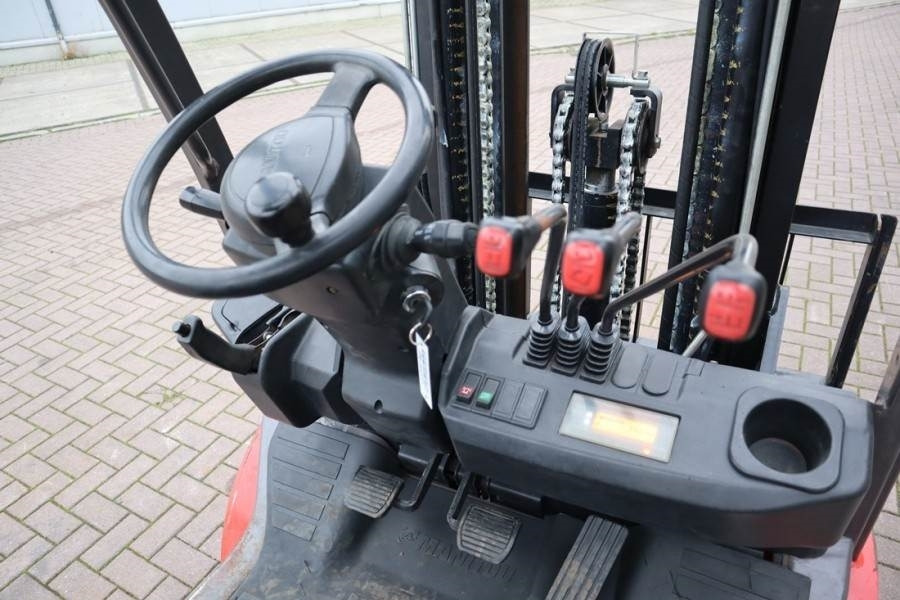 Manitou MI25D Valid inspection, *Guarantee! Diesel, 4x2 Dr - Dyzelinis krautuvas: foto 3 Manitou MI25D Valid inspection, *Guarantee! Diesel, 4x2 Dr - Dyzelinis krautuvas: foto 3