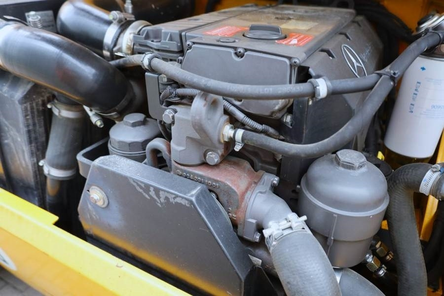 Teleskopinis krautuvas Manitou MRT2150 Privilege Diesel, 4x4 Drive And 4-Wheel St: foto 12