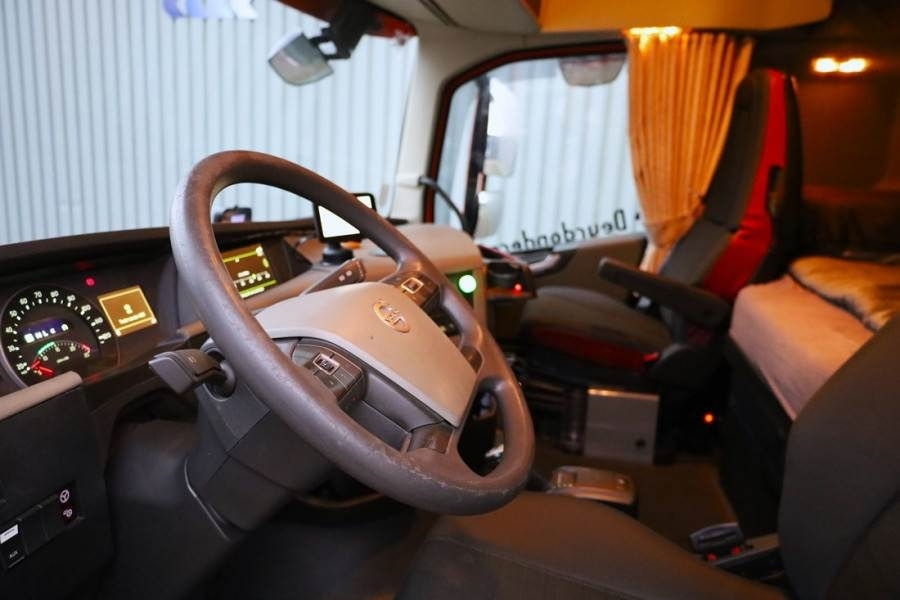 Volvo FH12 With Cormach 135tm Crane Volvo FH12 10x4 With - Visureigis kranas: foto 4 Volvo FH12 With Cormach 135tm Crane Volvo FH12 10x4 With - Visureigis kranas: foto 4