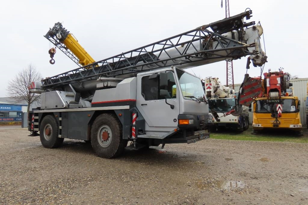 Liebherr LTM 1030/2 - Visureigis kranas: foto 2 Liebherr LTM 1030/2 - Visureigis kranas: foto 2
