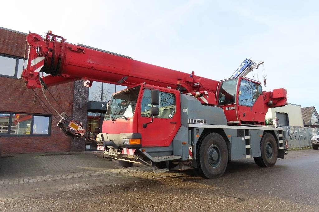 Liebherr LTM 1040-2.1 - Visureigis kranas: foto 1 Liebherr LTM 1040-2.1 - Visureigis kranas: foto 1