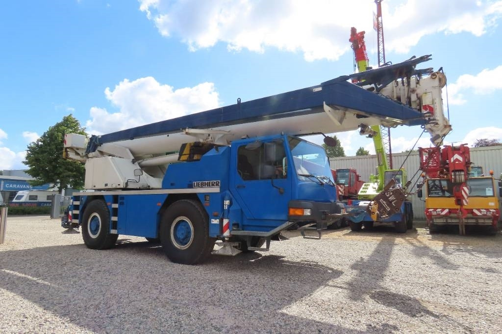 Liebherr LTM 1040-2.1 - Visureigis kranas: foto 2 Liebherr LTM 1040-2.1 - Visureigis kranas: foto 2