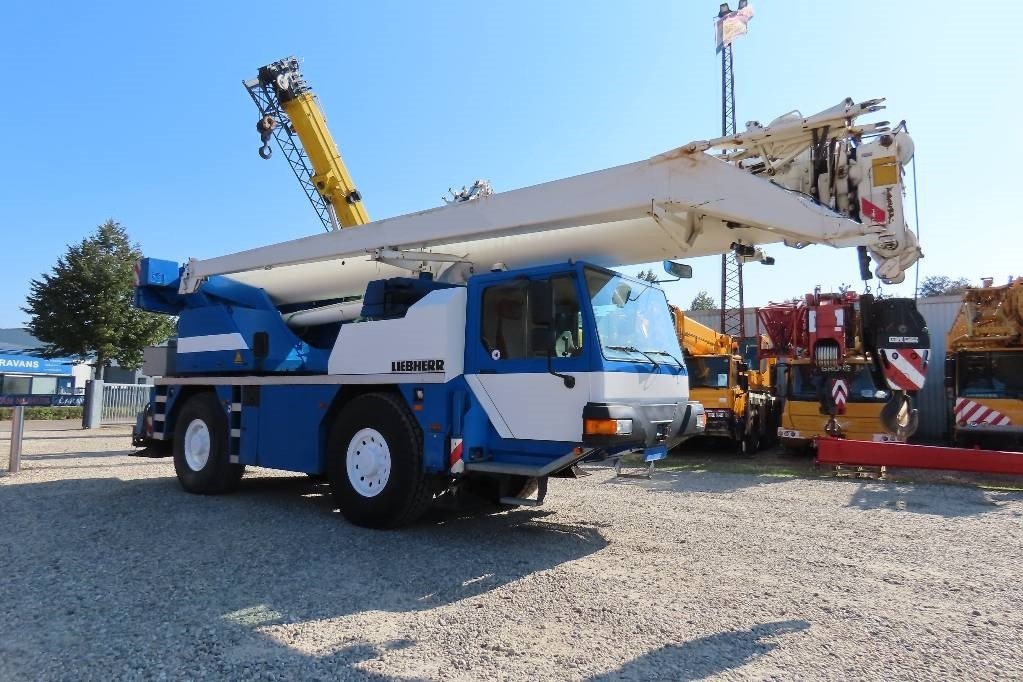 Liebherr LTM 1040-2.1 - Visureigis kranas: foto 2 Liebherr LTM 1040-2.1 - Visureigis kranas: foto 2