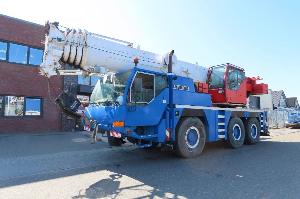 Liebherr LTM 1055-1 - Visureigis kranas: foto 1 Liebherr LTM 1055-1 - Visureigis kranas: foto 1