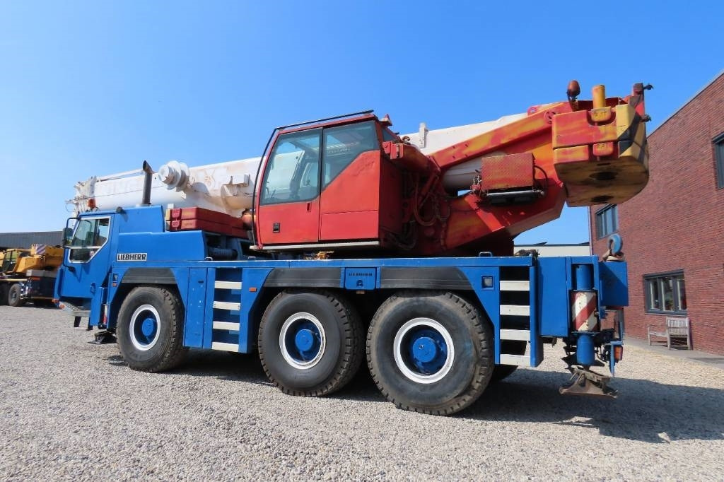 Liebherr LTM 1055-1 - Visureigis kranas: foto 4 Liebherr LTM 1055-1 - Visureigis kranas: foto 4