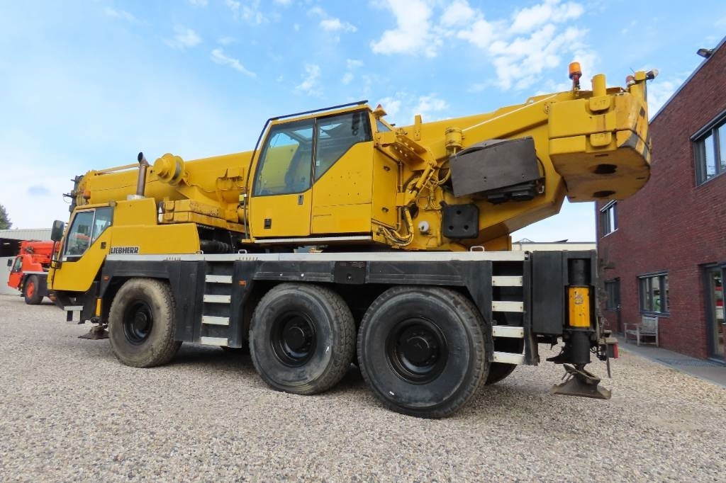 Liebherr LTM 1055-1 - Visureigis kranas: foto 4 Liebherr LTM 1055-1 - Visureigis kranas: foto 4