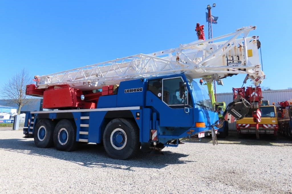 Liebherr LTM 1055-1 - Visureigis kranas: foto 2 Liebherr LTM 1055-1 - Visureigis kranas: foto 2