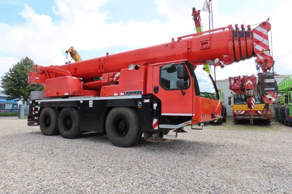 Liebherr LTM 1055-3.2 - Visureigis kranas: foto 2 Liebherr LTM 1055-3.2 - Visureigis kranas: foto 2