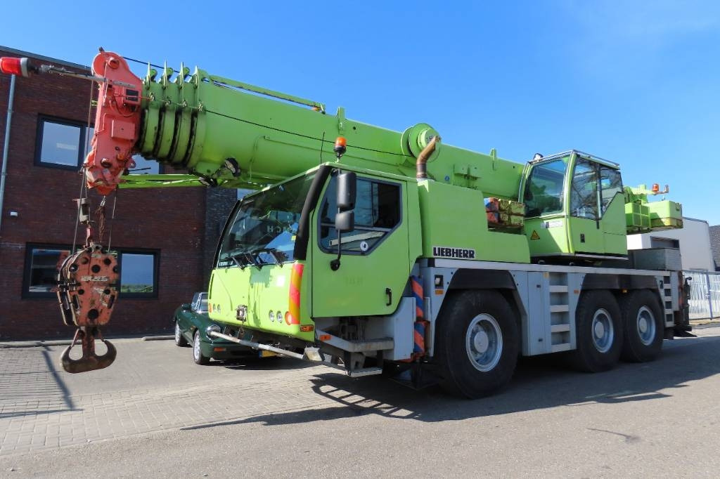 Liebherr LTM 1055-3.2 - Visureigis kranas: foto 1 Liebherr LTM 1055-3.2 - Visureigis kranas: foto 1
