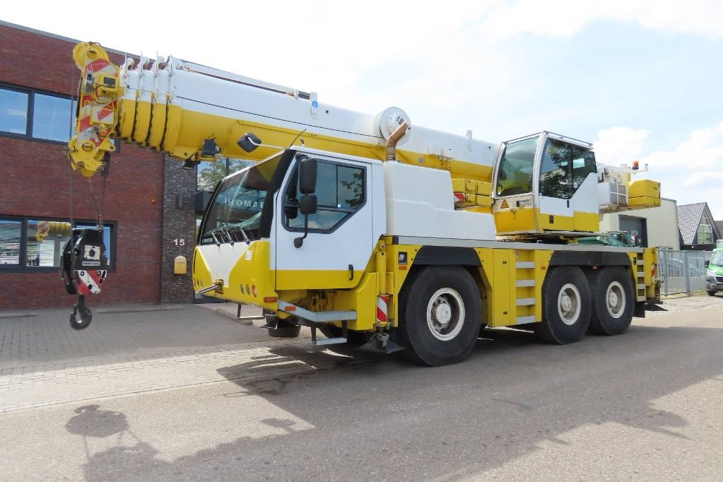 Liebherr LTM 1055-3.2 - Visureigis kranas: foto 1 Liebherr LTM 1055-3.2 - Visureigis kranas: foto 1