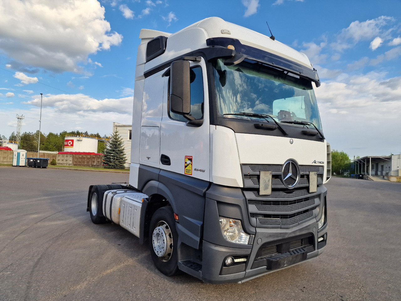 MERCEDES-BENZ Actros 1845 Retarder - Vilkikas: foto 1 MERCEDES-BENZ Actros 1845 Retarder - Vilkikas: foto 1