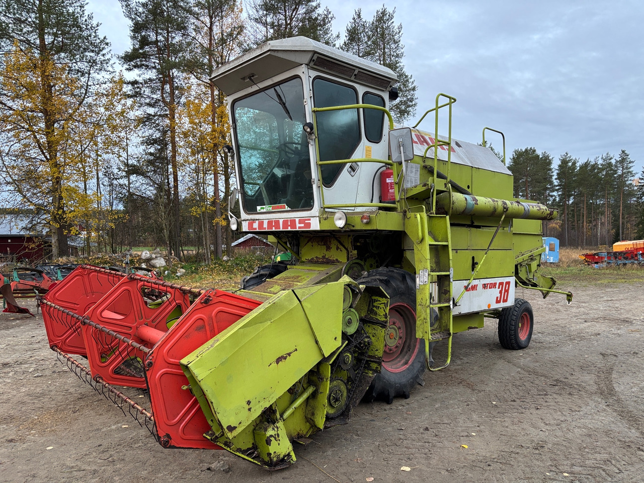 Claas Dominator 38 - Derliaus nuėmimo kombainas: foto 1 Claas Dominator 38 - Derliaus nuėmimo kombainas: foto 1