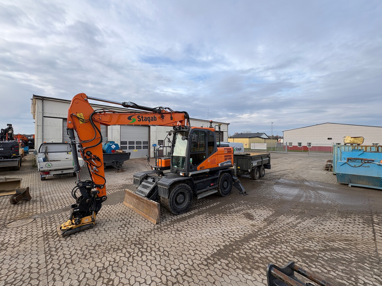 Doosan DX 170w - Ratinis ekskavatorius: foto 1 Doosan DX 170w - Ratinis ekskavatorius: foto 1