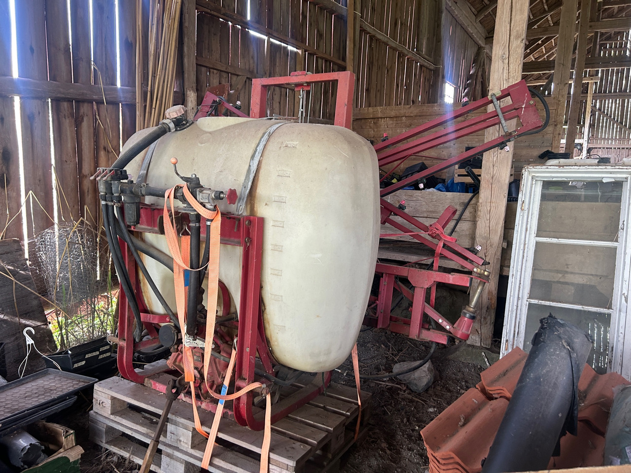 Hardi 800 L - Purkštuvas: foto 1 Hardi 800 L - Purkštuvas: foto 1