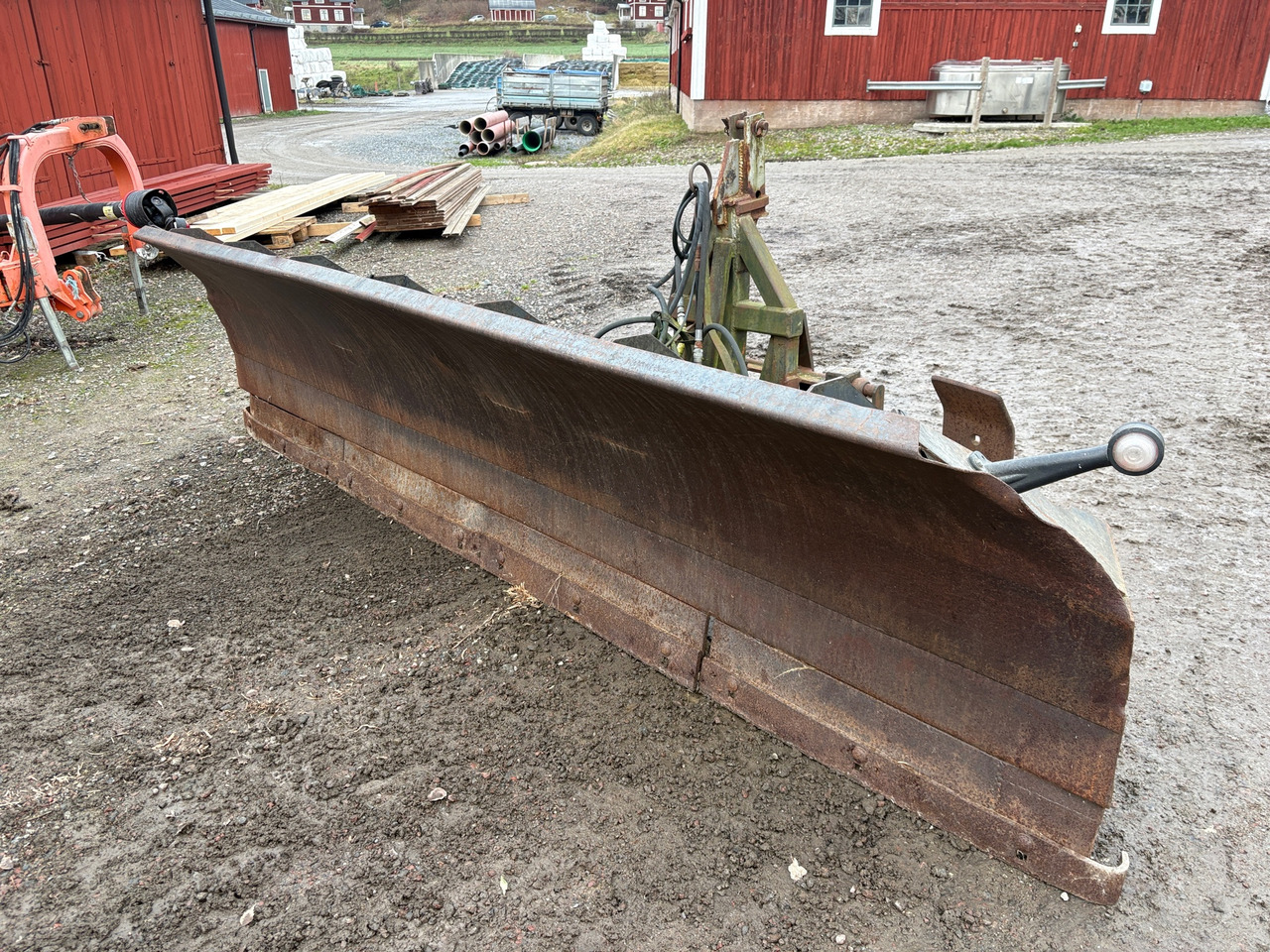 Holms 320 - Sniego peilis: foto 1 Holms 320 - Sniego peilis: foto 1