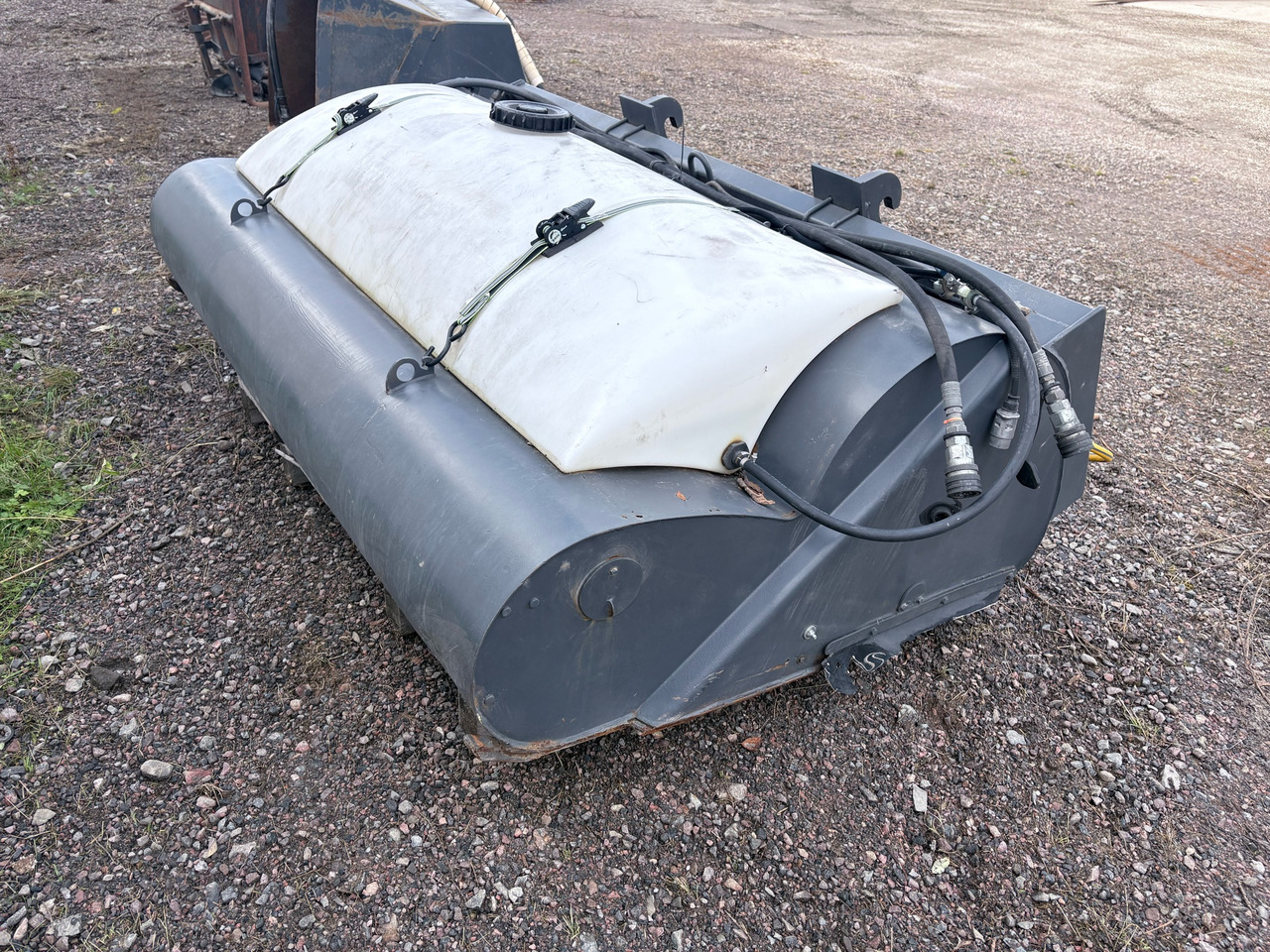 Holms Industri SU-215 - Rotacinė šluota: foto 1 Holms Industri SU-215 - Rotacinė šluota: foto 1