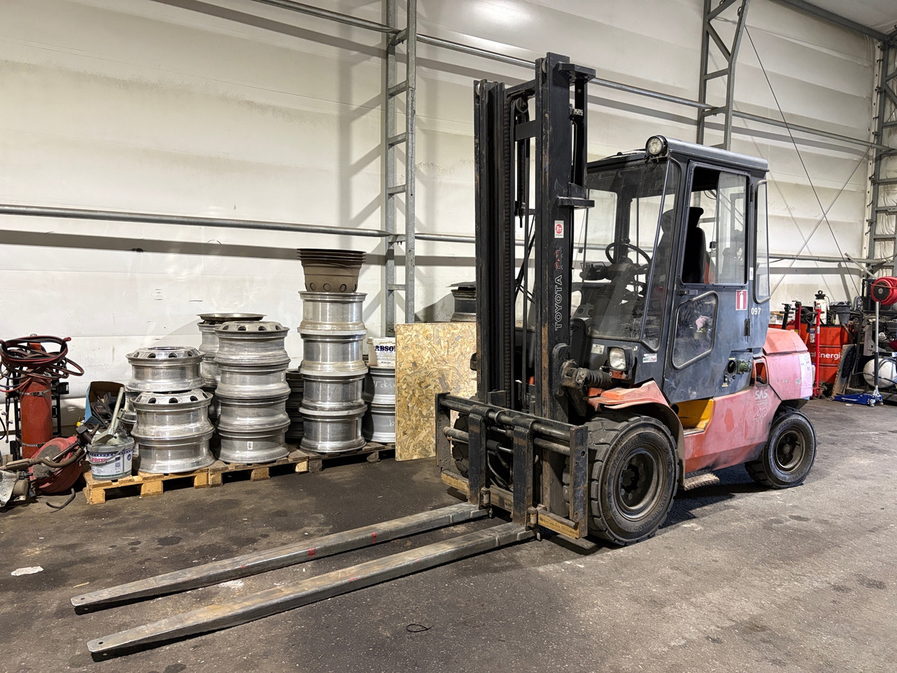 Toyota 02-7FD40 - Krovimo technika: foto 1 Toyota 02-7FD40 - Krovimo technika: foto 1