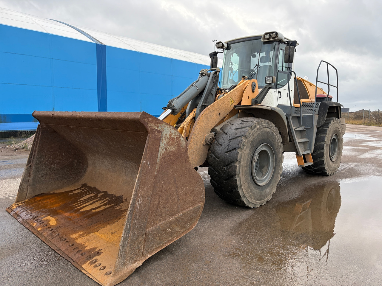 Liebherr L580 - Ratinis krautuvas: foto 1 Liebherr L580 - Ratinis krautuvas: foto 1