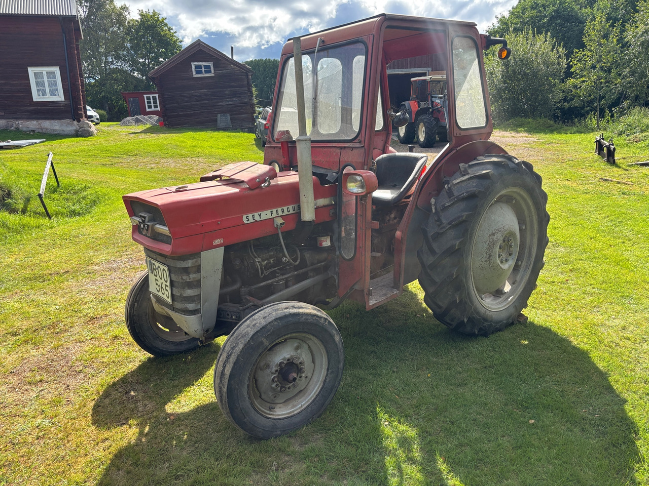 Massey Ferguson 135 - Traktorius: foto 1 Massey Ferguson 135 - Traktorius: foto 1