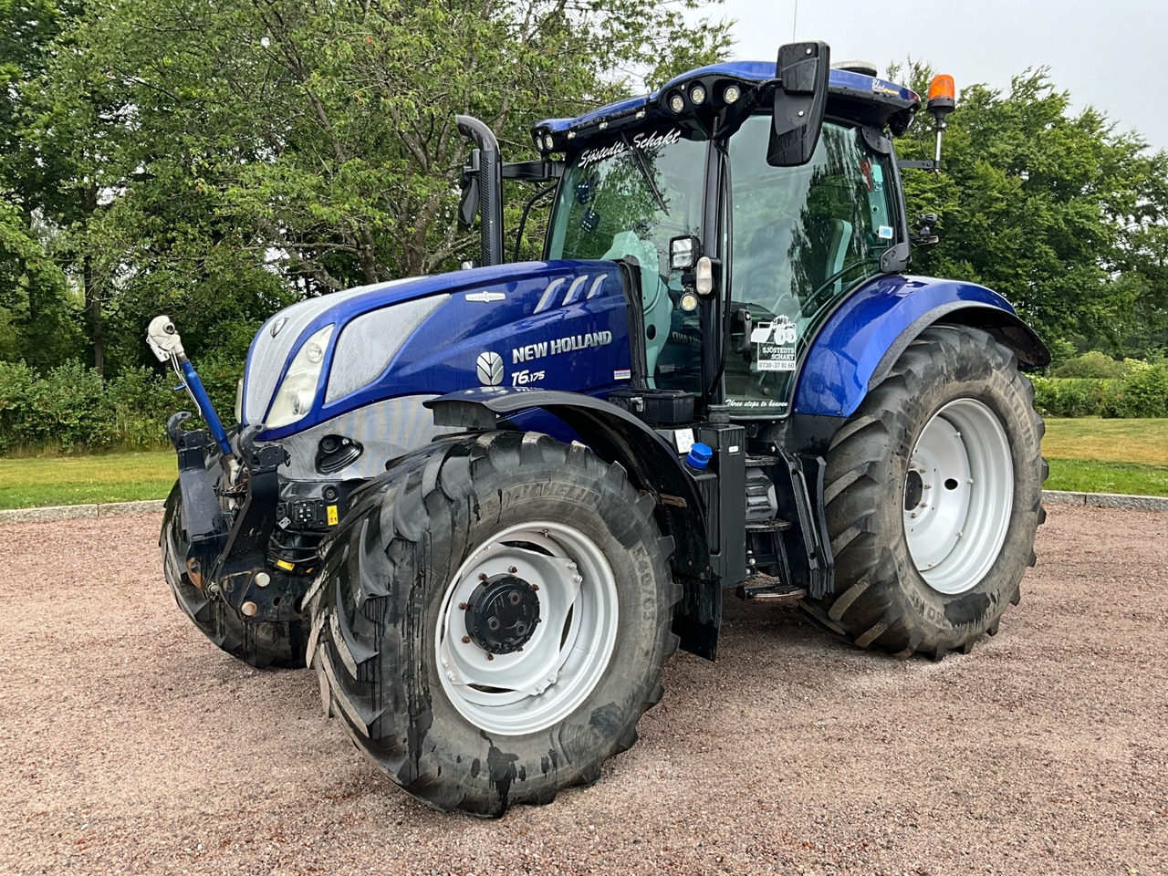 New Holland T6.145 - Traktorius: foto 1 New Holland T6.145 - Traktorius: foto 1